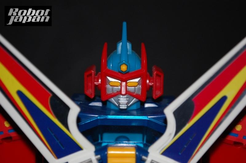 A detailed look at the transforming deluxe Bryger