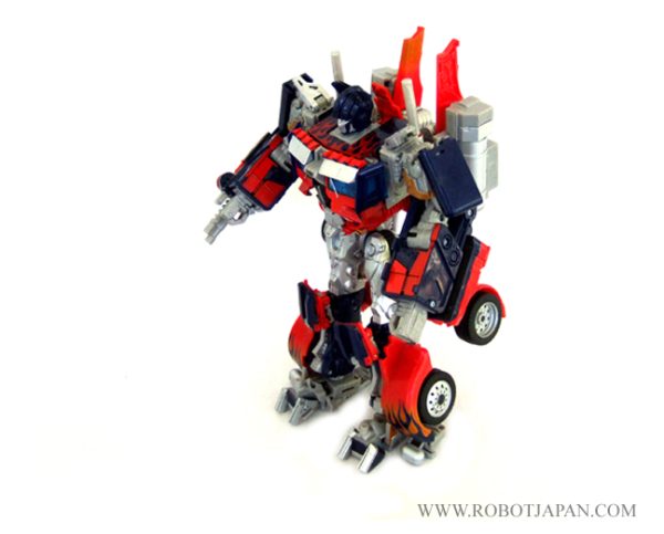 Optimus Prime MV1 Leader Class - Image 2