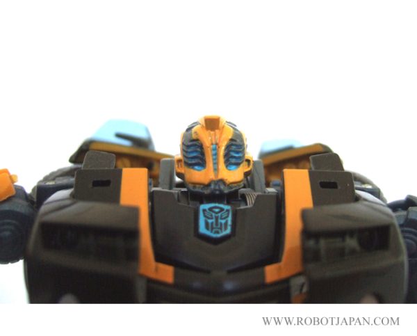 Stealth Bumblebee MV1 Deluxe Class - Image 3