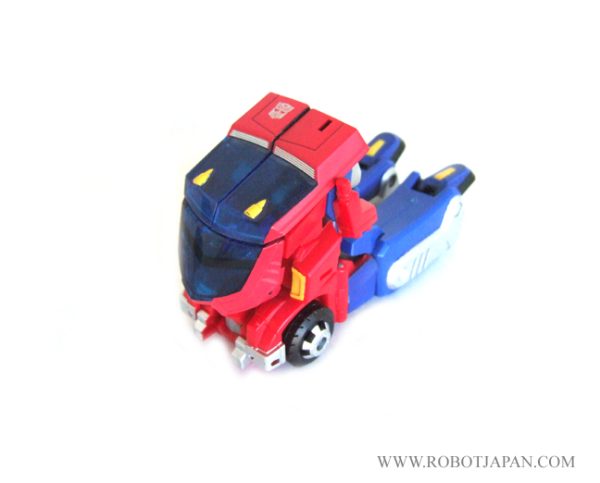 Optimus Prime Animated Deluxe Class - Image 3