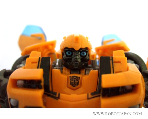 Bumblebee MV2 ROTF Deluxe Class - Image 4