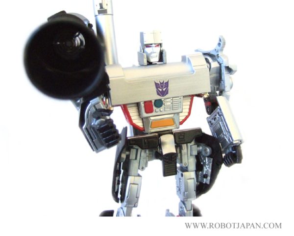 MP-05 Megatron Masterpiece - Image 4