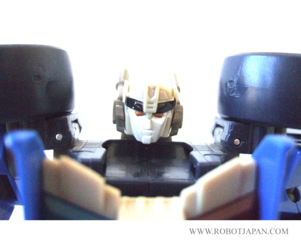 Prowl Energon Deluxe Class - Image 4