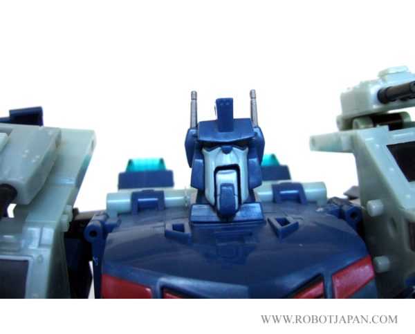 Ultra Magnus Animated Leader Class - Image 4