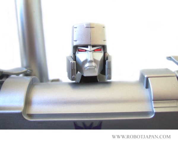 MP-05 Megatron Masterpiece - Image 8