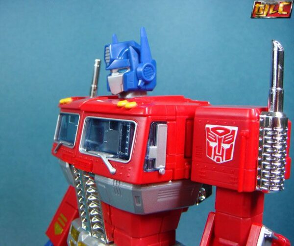 MP-10 Optimus Prime Masterpiece - Hasbro TRU Exclusive Review by Gold - Image 5
