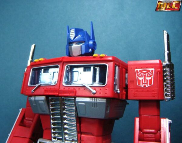 MP-10 Optimus Prime Masterpiece - Hasbro TRU Exclusive Review by Gold - Image 4