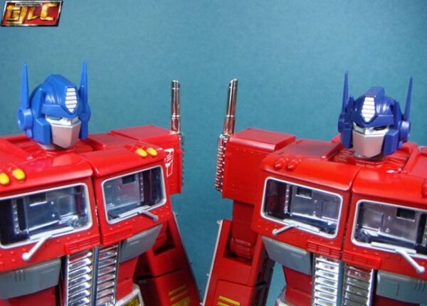 MP-10 Optimus Prime Masterpiece - Hasbro TRU Exclusive Review by Gold - Image 28
