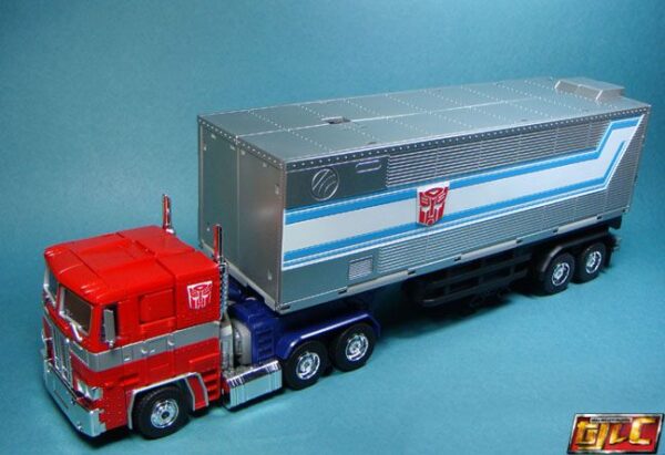 MP-10 Optimus Prime Masterpiece version 2 review by Gold - Image 30