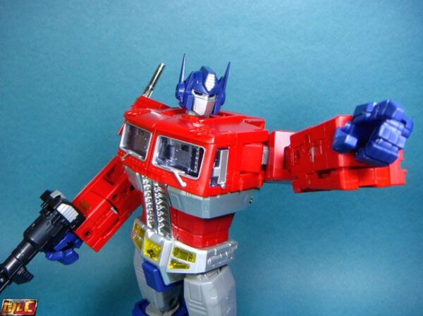 MP-10 Optimus Prime Masterpiece version 2 review by Gold - Image 12