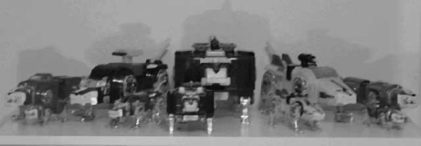 Trendmasters Giant Voltron - Image 14